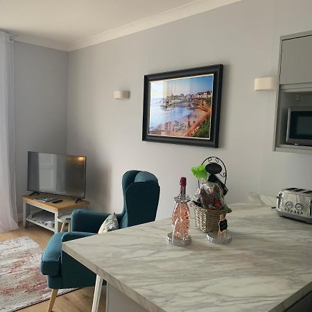 Beautiful Flat With Harbour Views Tenby Exteriér fotografie
